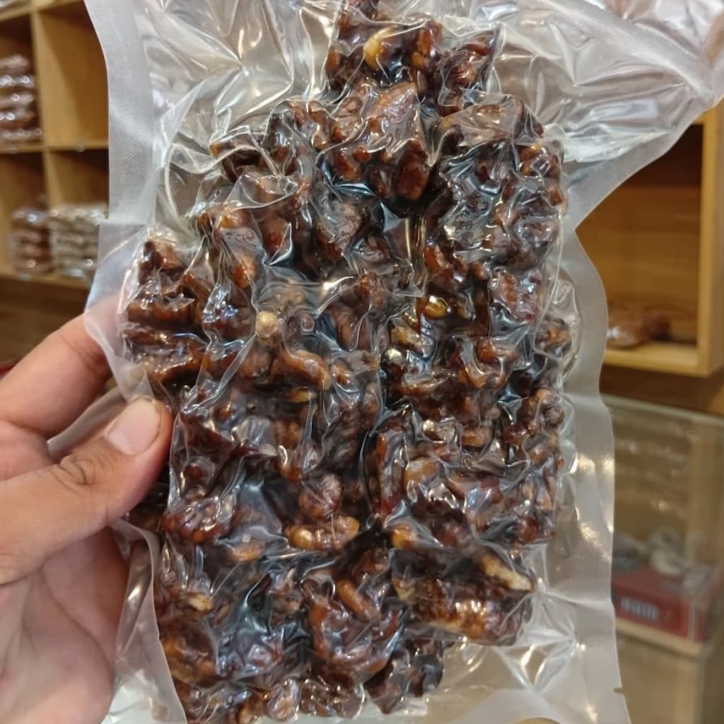 Traditional Killawo from Gilgit-Baltistan – Handmade Walnut & Grape Juice Sweet | Natural Mountain Delicacy