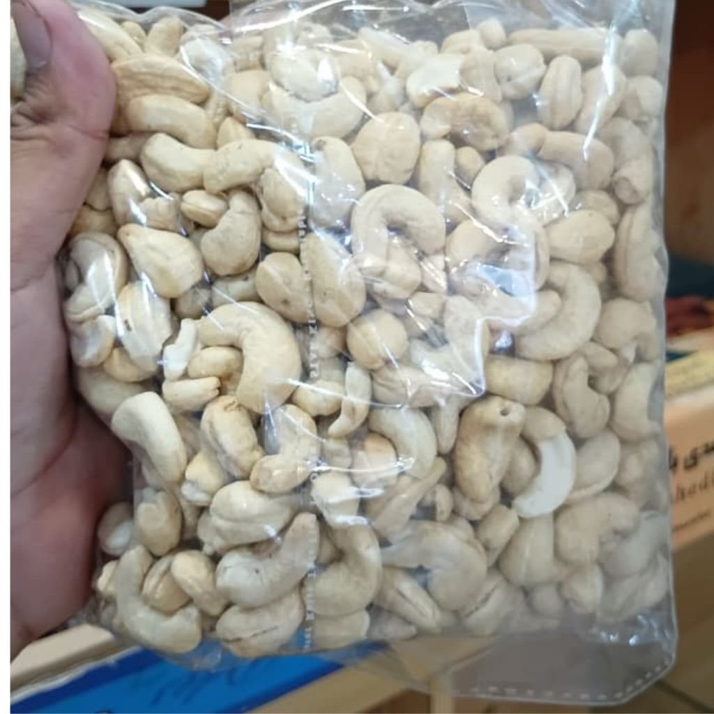 Himalayan Organic Premium Whole Cashew Nuts (Kaju) | 500g | Non-GMO & Heart-Healthy Snack
